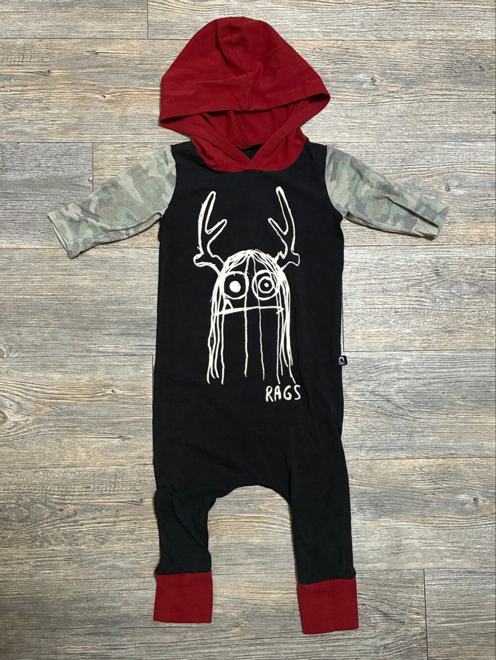 Rags to Raches 2T Jumper w/ Hood Primitive Quirky Line Drawing Red Black Camo